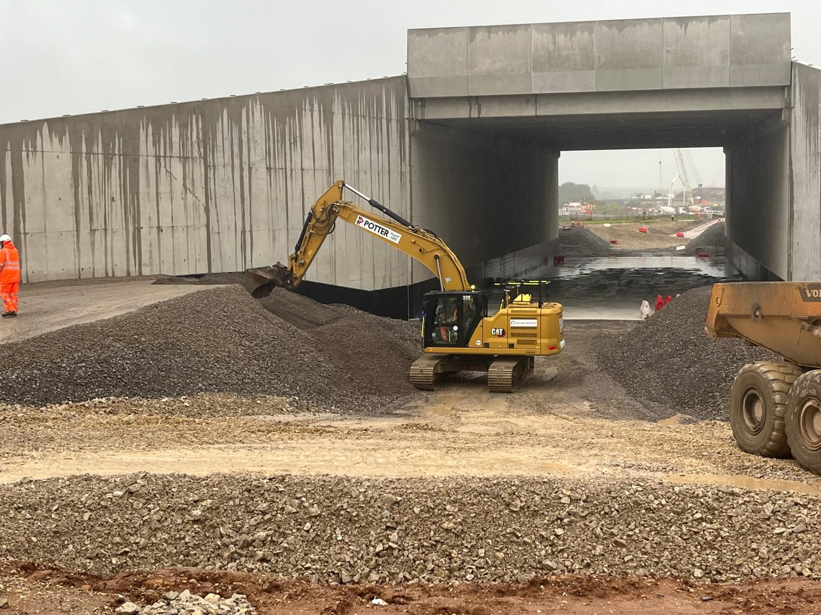 Excavation and groundwork operations by Paul Mulcair UK Ltd on the HS2 project, ensuring safe and compliant construction practices with support from Health and Safety consultants, Paul Feely & Associates.